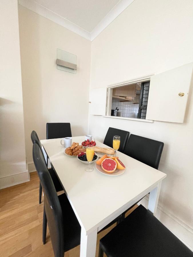 Grosvenor Gardens Apartment *